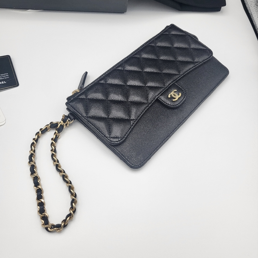 Authentic Chanel classic clutch with chain handle/wrislet - Picture 13 of 16